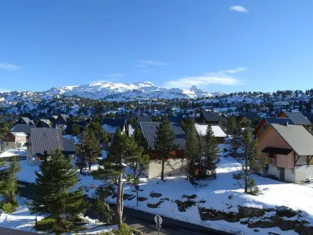 Appartement cosy 6 pers, proche pistes, balcon, casier à skis, parking gratuit - Photo 8