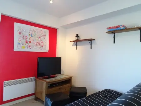 Appartement cosy 6 pers, accès direct pistes, Arette – TV, cuisine équipée, parking gratuit - Photo 3