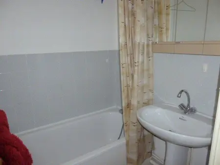 Studio 4 pers, proche pistes avec balcon et parking - Photo 8