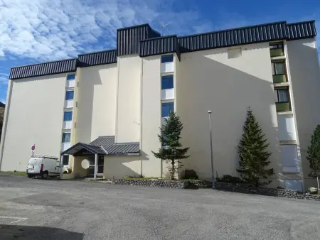 Studio pour 4 pers. à proximité des pistes avec balcon et parking - Photo 8
