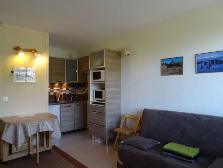Studio pour 4 pers. à proximité des pistes avec balcon et parking - Photo 9