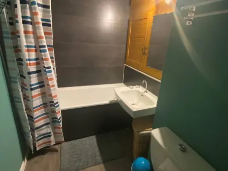 Studio cosy pour 4 avec balcon et Wi-Fi, accès direct aux pistes - Photo 6