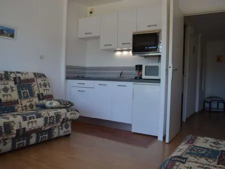 Studio cabine 4 pers. avec balcon, piscine, parking, accès direct plage - Grau-du-Roi - Photo 4