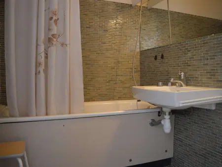 Studio cabine 4 pers. avec balcon, piscine, parking, accès direct plage - Grau-du-Roi - Photo 8