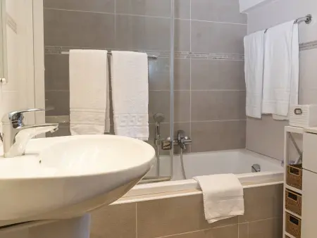 Duplex à Propriano: Vue Mer, Piscine & Animaux Bienvenus - Photo 6