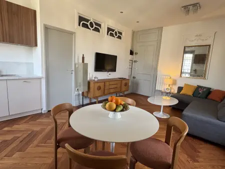 T2 lumineux avec Wifi, dans palace historique pour 1/2 personnes - Photo 2