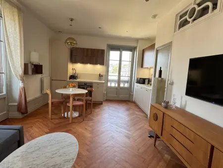 T2 lumineux avec Wifi, dans palace historique pour 1/2 personnes - Photo 9