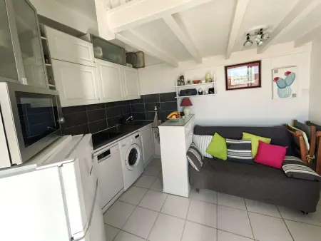 Splendide T2 climatisé à 50m de la plage avec piscine et parking - Photo 2