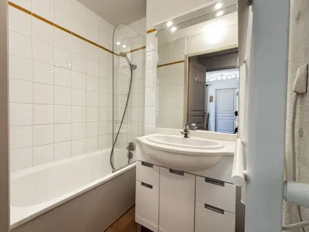 Appartement au pied des pistes avec piscine intérieure - Photo 7