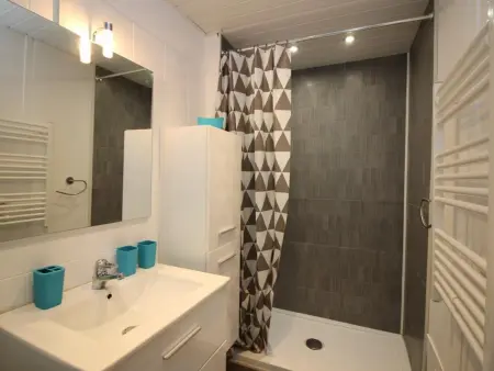 Beau Duplex T3 avec Balcon, Wifi et Parking à 300m du Centre - Photo 8