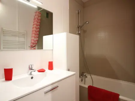 Beau Duplex T3 avec Balcon, Wifi et Parking à 300m du Centre - Photo 9