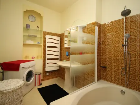 La Bourboule Centre - Appartement T2 RDC avec WIFI - Photo 9