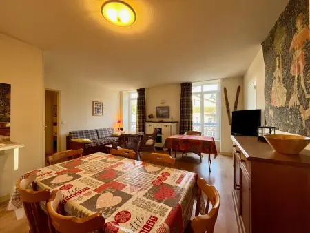La Bourboule - Appartement T2 bis en centre, parking inclus - Photo 4