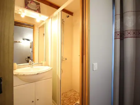 LA BOURBOULE - Appartement T3 avec terrasse, proche centre, 5 personnes - Photo 7