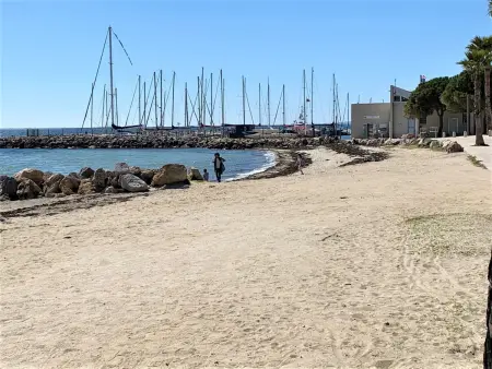 Studio rénové proche plage avec climatisation et parking - Photo 9