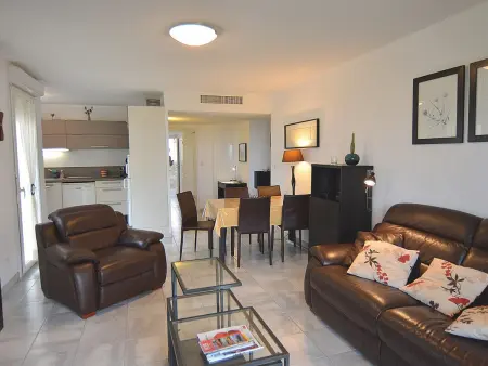 Appartement 2 Chambres Climatisé avec Parking, Meze Plage et Port à Pied - Photo 3