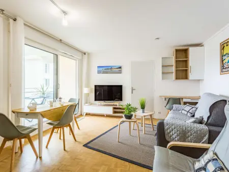 Superbe T2 rénové avec balcon et parking, à 150m de la Grande Plage de Biarritz - Photo 2