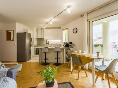 Superbe T2 rénové avec balcon et parking, à 150m de la Grande Plage de Biarritz - Photo 3