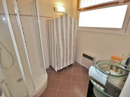 Studio Centre-Ville Royan : Plages et Commerces à Pied, Balcon, Parking Gratuit - Photo 4