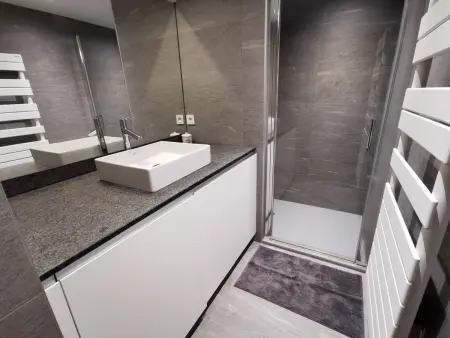 Bel appartement lumineux au cœur du centre, parking inclus - Photo 7