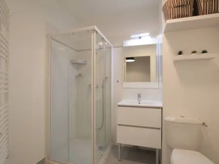 Appartement lumineux 4P/8 pers, 2 terrasses, parking privé, cœur de Briançon - Photo 12