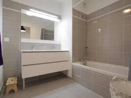Appartement lumineux 4P/8 pers, 2 terrasses, parking privé, cœur de Briançon - Photo 14