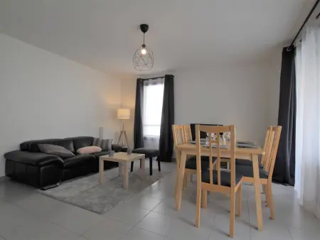 Appartement lumineux 4P/8 pers, 2 terrasses, parking privé, cœur de Briançon - Photo 19