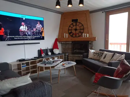 Appartement rénové chaleureux et moderne, 120m², 10-12 pers, accès direct aux pistes, stationnement inclus - Photo 2