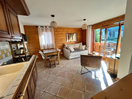Appartement T3 au cœur de Samoëns avec balcon et parking privatif - Photo 5