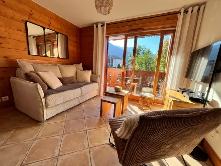 Appartement T3 au cœur de Samoëns avec balcon et parking privatif - Photo 6