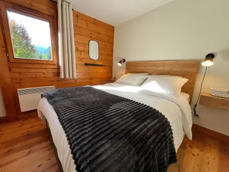 Appartement T3 au cœur de Samoëns avec balcon et parking privatif - Photo 7
