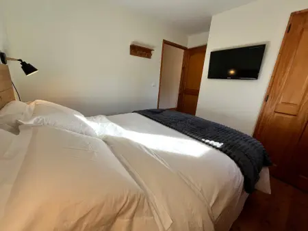 Appartement T3 au cœur de Samoëns avec balcon et parking privatif - Photo 8