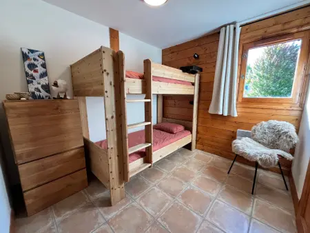Appartement T3 au cœur de Samoëns avec balcon et parking privatif - Photo 9