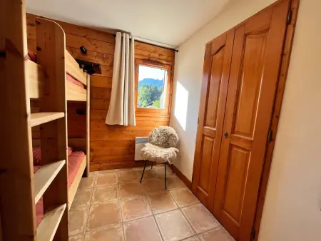 Appartement T3 au cœur de Samoëns avec balcon et parking privatif - Photo 10