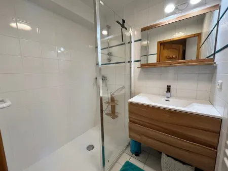 Appartement T3 au cœur de Samoëns avec balcon et parking privatif - Photo 12