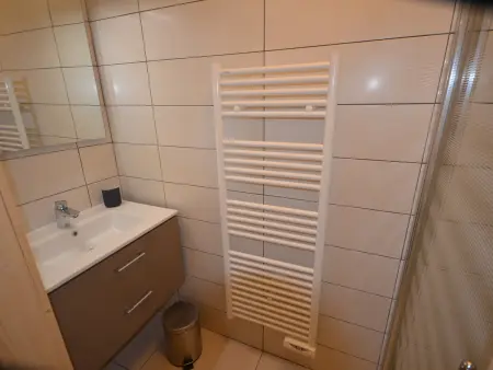 Appartement familial de luxe, centre station, 6 pers., 2 sdb, terrasse, parking, WIFI, linge inclus - Photo 3