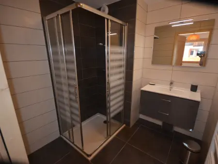 Appartement familial de luxe, centre station, 6 pers., 2 sdb, terrasse, parking, WIFI, linge inclus - Photo 8