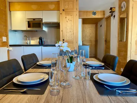 Appartement de charme au pied des pistes, centre des Gets, balcon et terrasse, 2 chambres, Wi-Fi gratuit - Photo 3