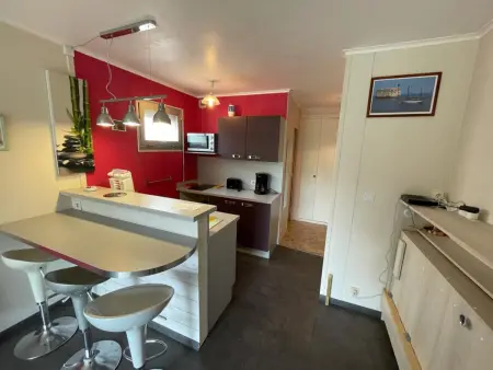 Studio calme à 2 pas de la plage avec balcon et garage - Photo 3