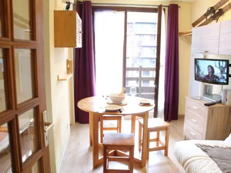 Studio cabine avec accès direct aux pistes, balcon, et piscine - 4 couchages, Risoul 1850 - Photo 5