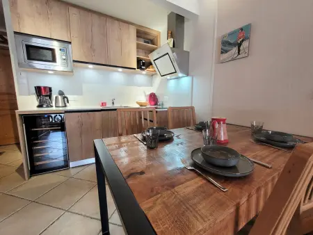 Appartement cosy rénové, 2 pièces, calme, proche pistes et commerces, parking privé - Photo 1