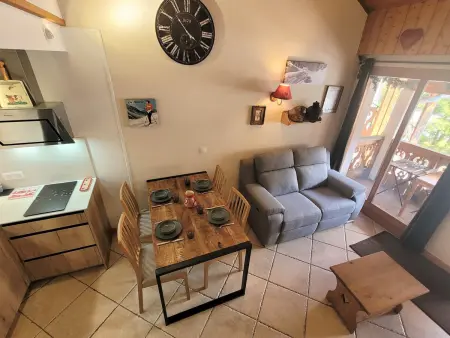 Appartement cosy rénové, 2 pièces, calme, proche pistes et commerces, parking privé - Photo 2
