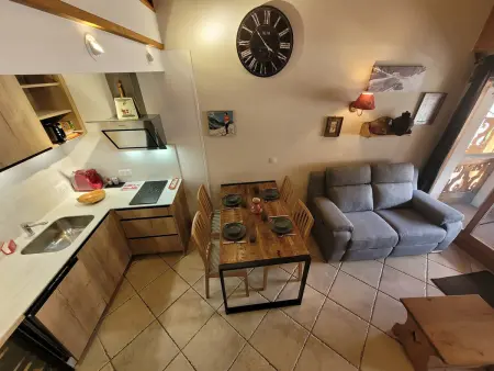 Appartement cosy rénové, 2 pièces, calme, proche pistes et commerces, parking privé - Photo 12