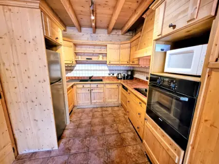 Charmant appartement 4 pièces au cœur des Gets avec balcon et parking - Photo 3