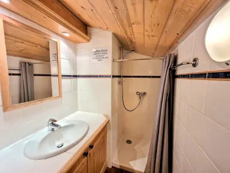 Charmant appartement 4 pièces au cœur des Gets avec balcon et parking - Photo 13