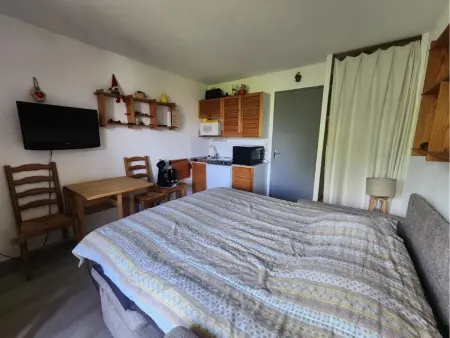 Studio cosy centre village, animaux admis, parking privatif - Photo 2
