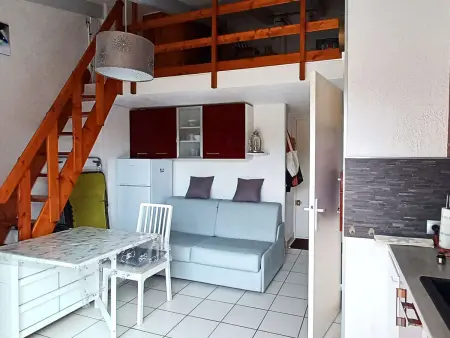 T2 mezzanine avec climatisation, piscine et parking proche plage - Photo 2
