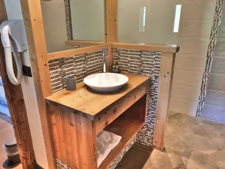 Luxueux 6 pièces avec sauna, hammam et jacuzzi, à 300m du centre et au pied des télécabines! - Photo 24