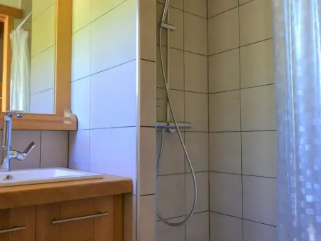 Studio rénové proche pistes avec parking privé, calme et confortable pour 4 personnes - Photo 4