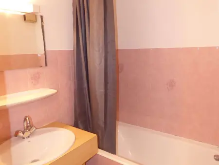 Appartement skis aux pieds, cosy 2 pièces, terrasse Sud/Est, 1er étage, idéal pour 4 personnes - Photo 6